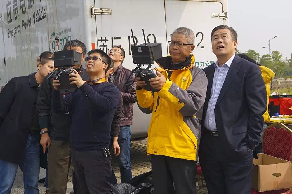 20151115日-光之翼為央視首次無人機(jī)航拍直播提供全程服務(wù)1.JPG